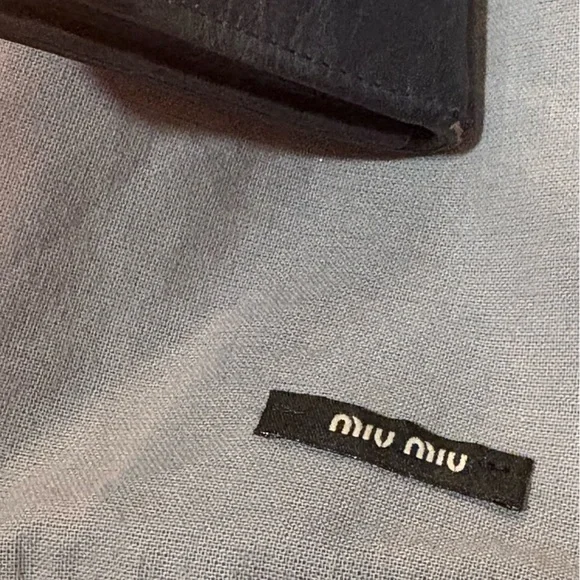 Miu miu wallet with dust bag. - Picture 2 of 14